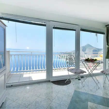 Apartament Almissa *