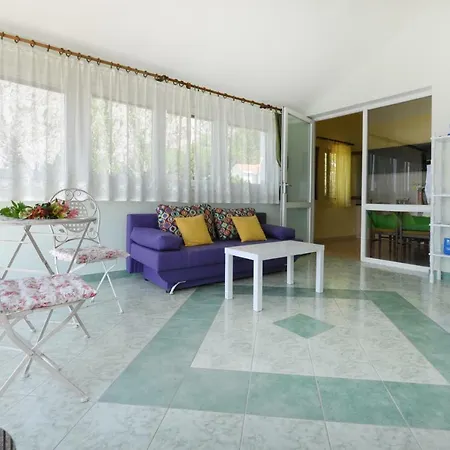 Apartament Almissa *