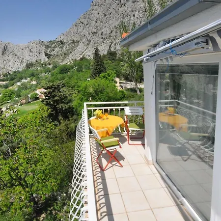 Apartament Almissa *